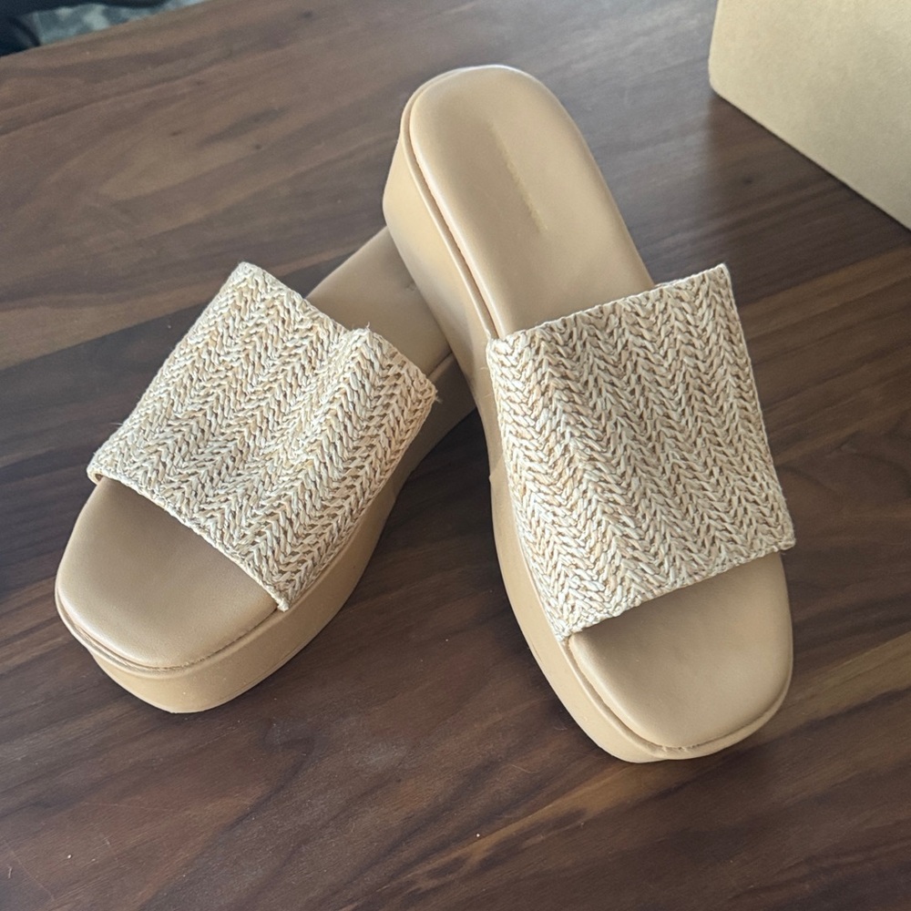 American Eagle Outfitters Tan Woven Slide Sandals
